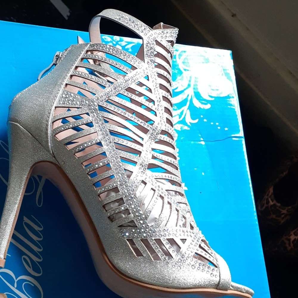 Shoes - Picture 3 of 5